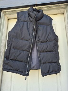 Men's Black Puffer Vest - Insulated Sleeveless Jacket